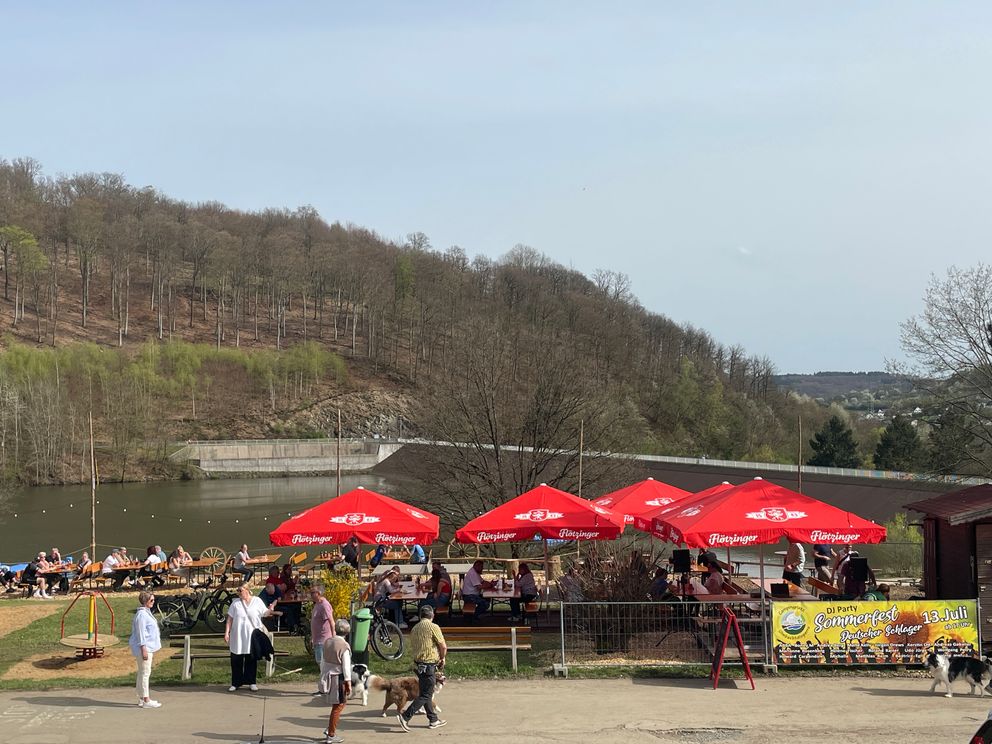 Biergarten-Treff an der Ulmbachtalsperre Camping-Ulmtal.de  Biker-Treff.de